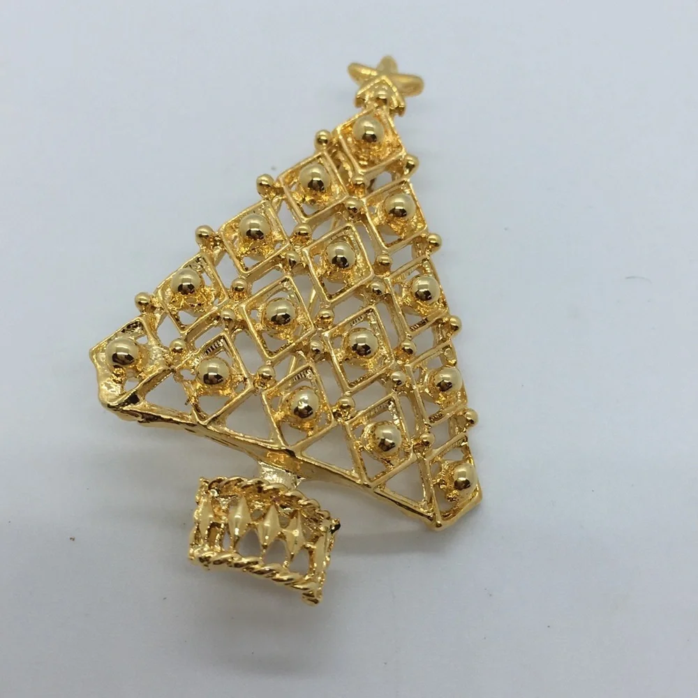 Vintage Christmas Tree Brooch Goldtone